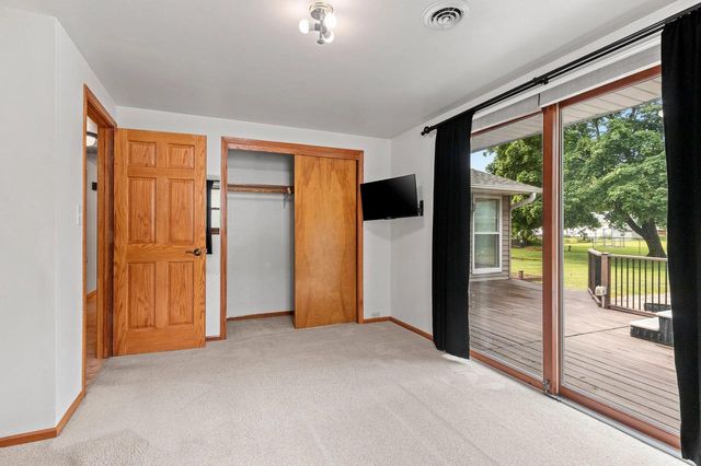 1203 VALLEY VIEW ROAD, Green Bay, WI 54304