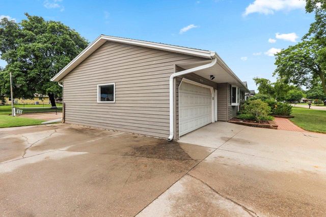 1203 VALLEY VIEW ROAD, Green Bay, WI 54304