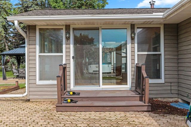 1203 VALLEY VIEW ROAD, Green Bay, WI 54304