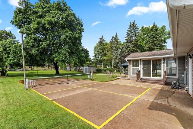 1203 VALLEY VIEW ROAD, Green Bay, WI 54304