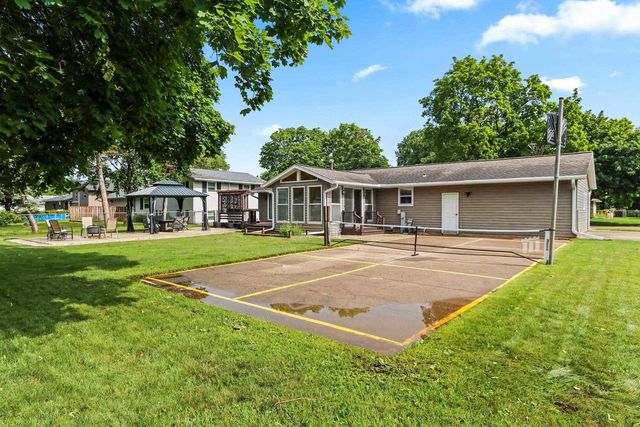 1203 VALLEY VIEW ROAD, Green Bay, WI 54304