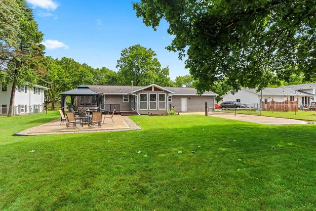 1203 VALLEY VIEW ROAD, Green Bay, WI 54304