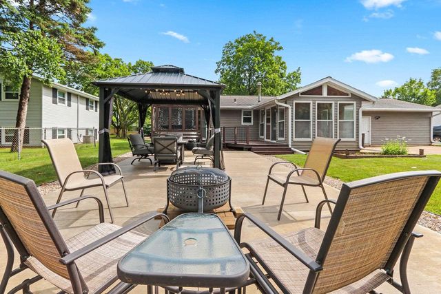 1203 VALLEY VIEW ROAD, Green Bay, WI 54304
