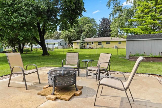 1203 VALLEY VIEW ROAD, Green Bay, WI 54304