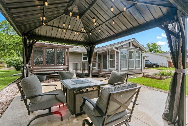 1203 VALLEY VIEW ROAD, Green Bay, WI 54304