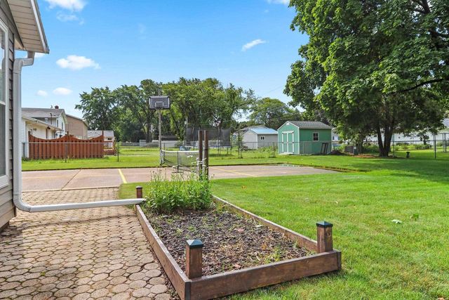 1203 VALLEY VIEW ROAD, Green Bay, WI 54304