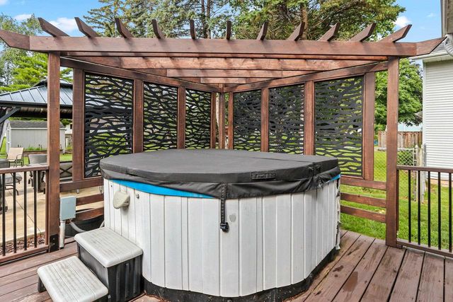 1203 VALLEY VIEW ROAD, Green Bay, WI 54304