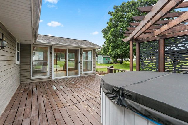 1203 VALLEY VIEW ROAD, Green Bay, WI 54304