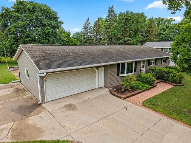 1203 VALLEY VIEW ROAD, Green Bay, WI 54304