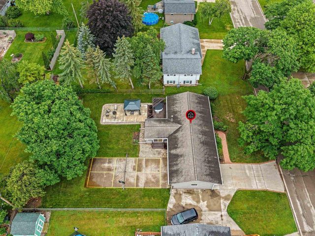 1203 VALLEY VIEW ROAD, Green Bay, WI 54304