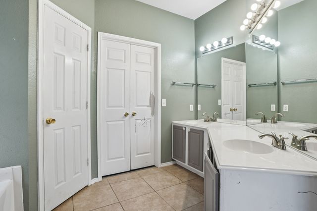 4008 Double Oak Drive, Bedford, TX 76021