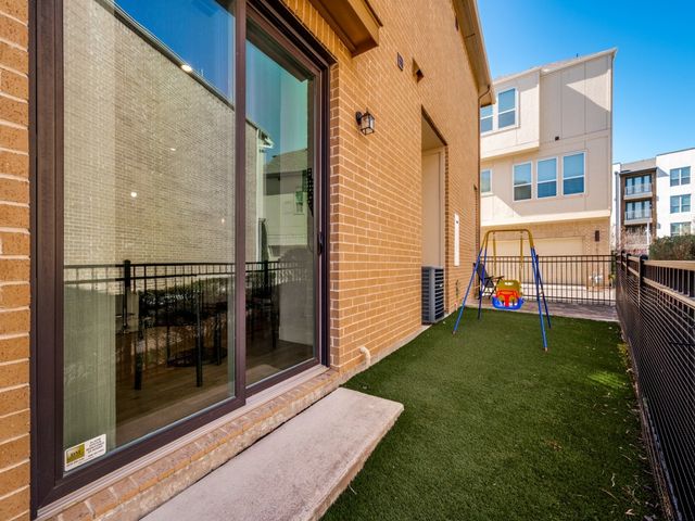 7832 Verona Place, Dallas, TX 75231