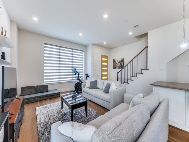 7832 Verona Place, Dallas, TX 75231