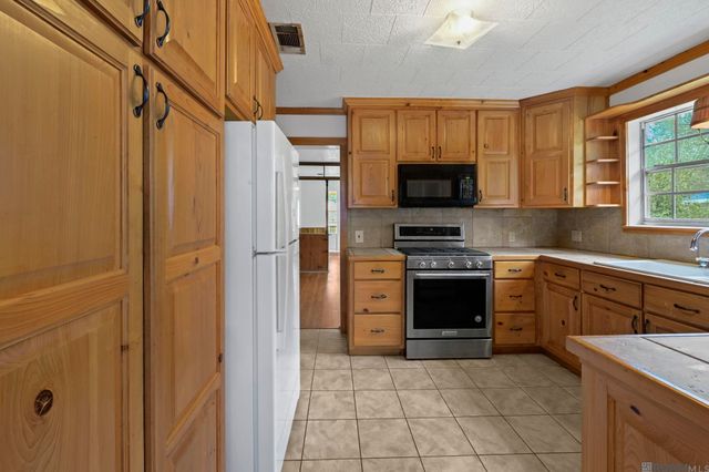 1725 Cedar Ave, Jackson, LA 70748