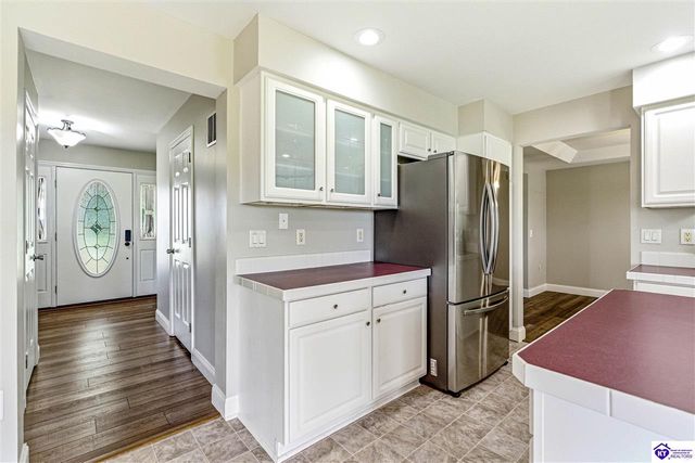 20 Oxmoor Drive, Elizabethtown, KY 42701