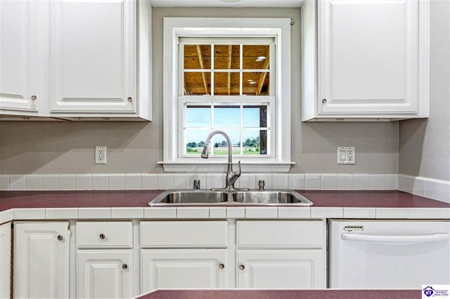 20 Oxmoor Drive, Elizabethtown, KY 42701