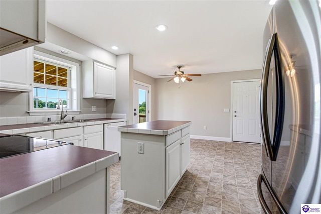 20 Oxmoor Drive, Elizabethtown, KY 42701