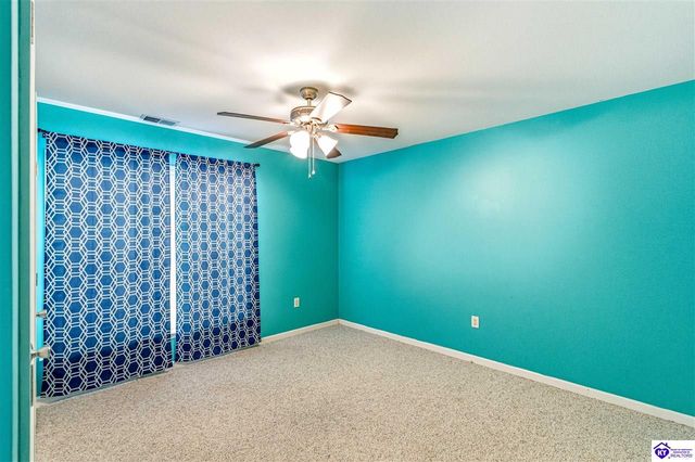 20 Oxmoor Drive, Elizabethtown, KY 42701