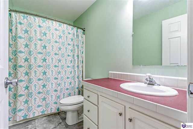 20 Oxmoor Drive, Elizabethtown, KY 42701