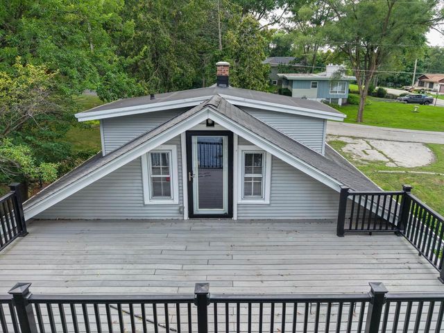 5725 E Peninsula DRIVE, Waterford, WI 53185