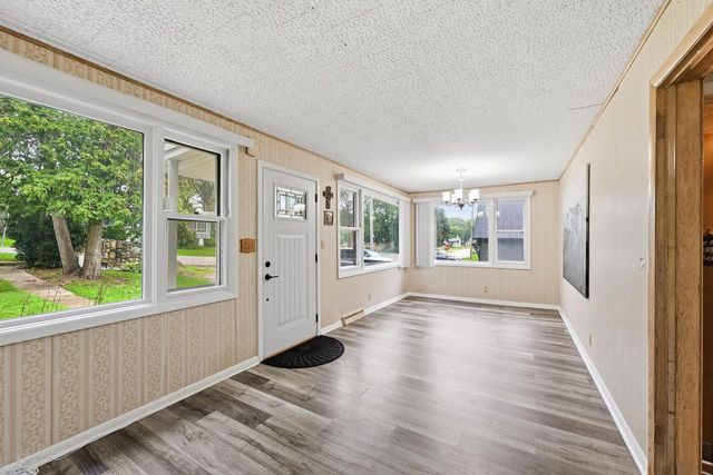 5725 E Peninsula DRIVE, Waterford, WI 53185