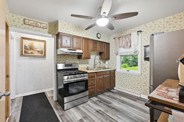 5725 E Peninsula DRIVE, Waterford, WI 53185