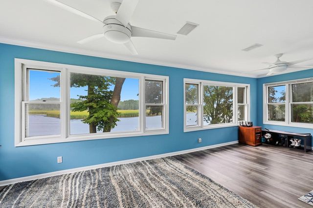 5725 E Peninsula DRIVE, Waterford, WI 53185