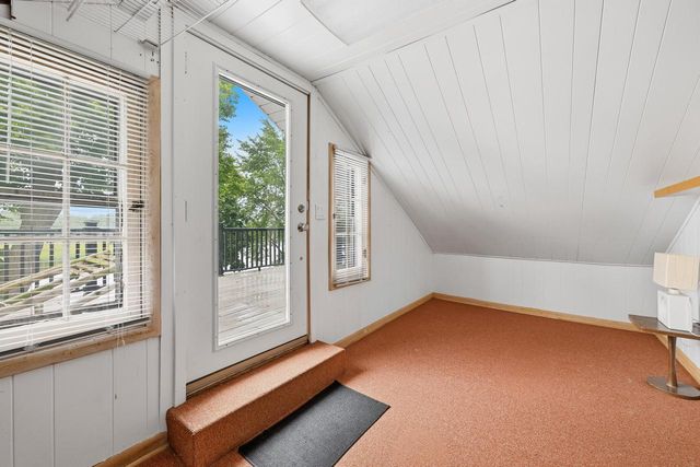 5725 E Peninsula DRIVE, Waterford, WI 53185