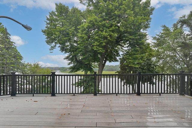 5725 E Peninsula DRIVE, Waterford, WI 53185
