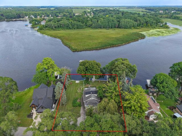 5725 E Peninsula DRIVE, Waterford, WI 53185