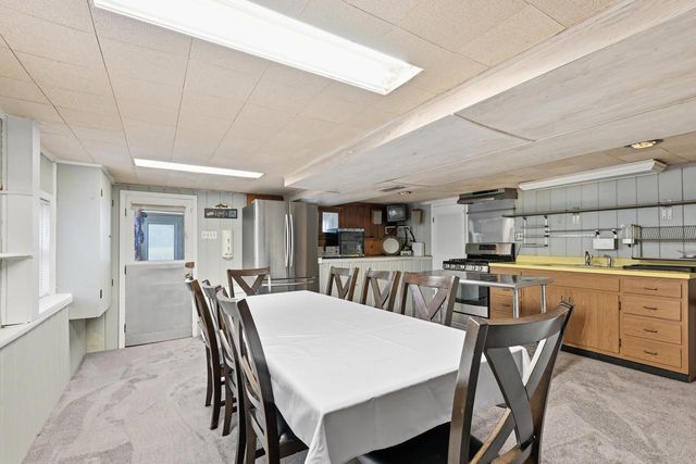 5725 E Peninsula DRIVE, Waterford, WI 53185