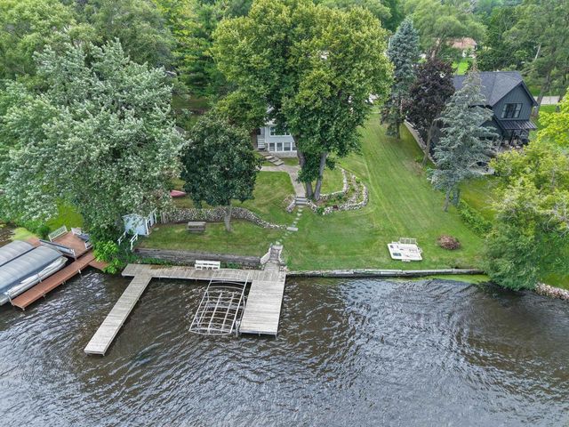 5725 E Peninsula DRIVE, Waterford, WI 53185