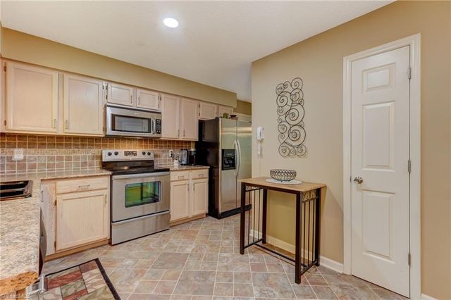 2003 Stratford Place, Reidsville, NC 27320