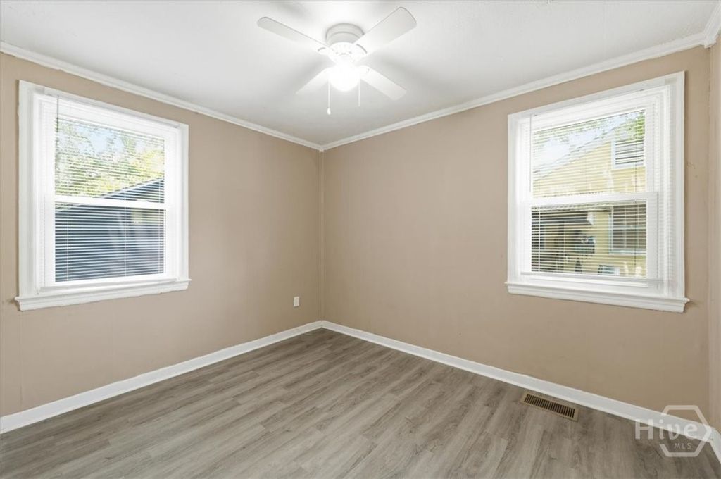 Image 12 of property listing at 2123 Utah Street, Savannah, GA 31404