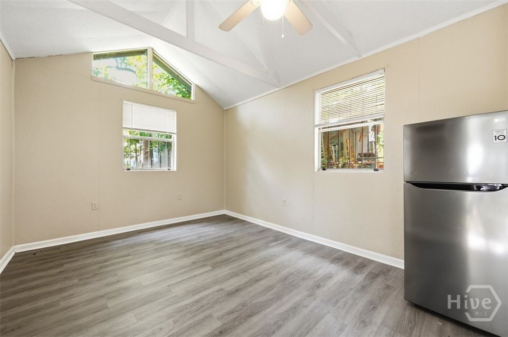 Image 15 of property listing at 2123 Utah Street, Savannah, GA 31404