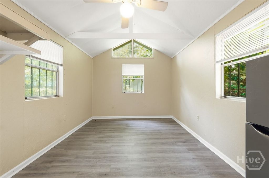 Image 16 of property listing at 2123 Utah Street, Savannah, GA 31404