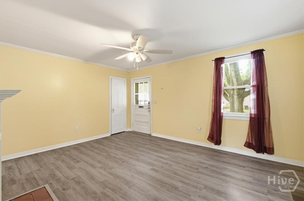 Image 5 of property listing at 2123 Utah Street, Savannah, GA 31404