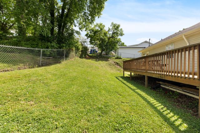 402 Wilson St, Springfield, TN 37172