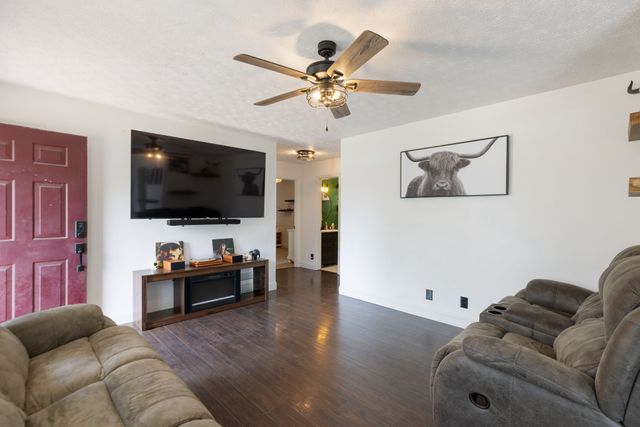 402 Wilson St, Springfield, TN 37172