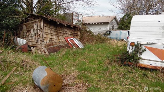 611 Adams Avenue, Morton, WA 98356