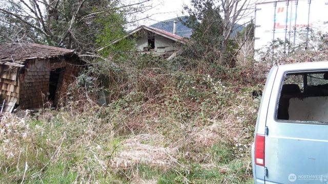 611 Adams Avenue, Morton, WA 98356