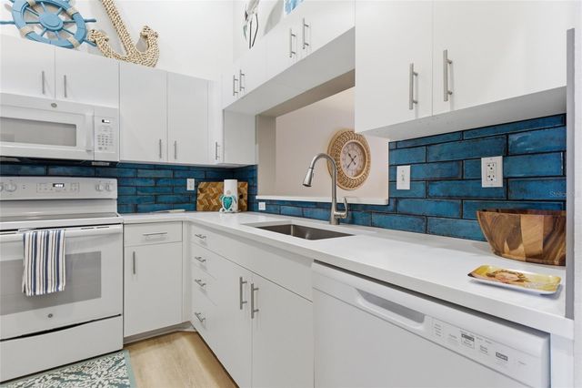 9320 CLUBSIDE CIRCLE S 2310, Sarasota, FL 34238