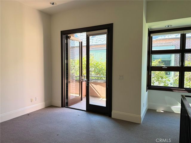 2323 S Beverly Glen 8, Los Angeles, CA 90064