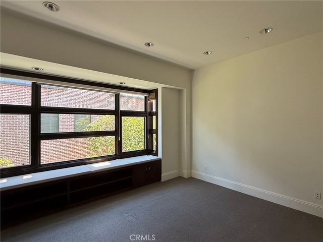 2323 S Beverly Glen 8, Los Angeles, CA 90064