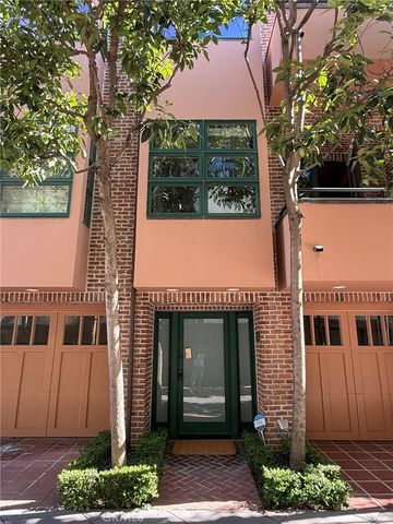 2323 S Beverly Glen 8, Los Angeles, CA 90064