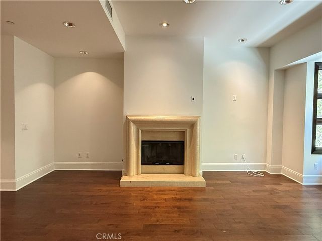 2323 S Beverly Glen 8, Los Angeles, CA 90064