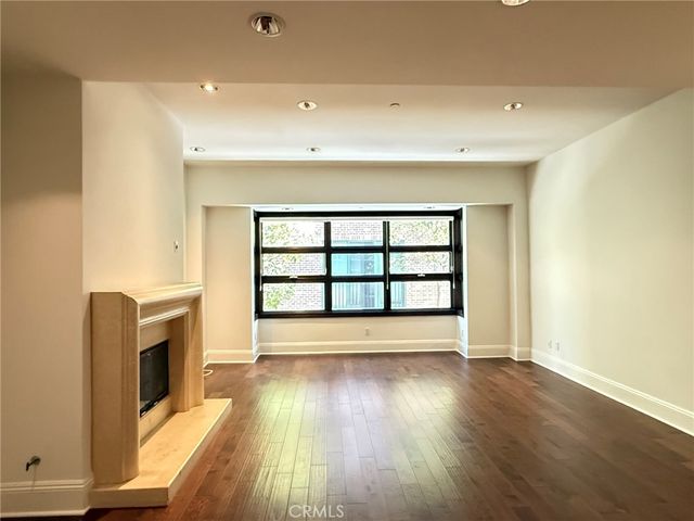 2323 S Beverly Glen 8, Los Angeles, CA 90064