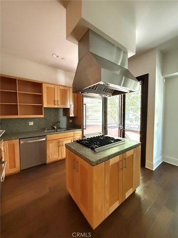 2323 S Beverly Glen 8, Los Angeles, CA 90064