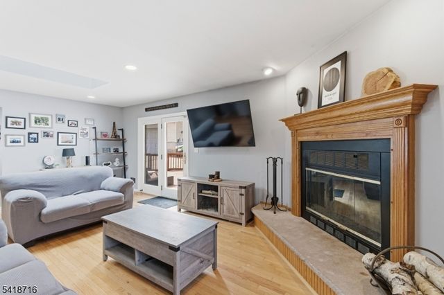 42 W Lake Shore Dr, Rockaway Twp., NJ 07866