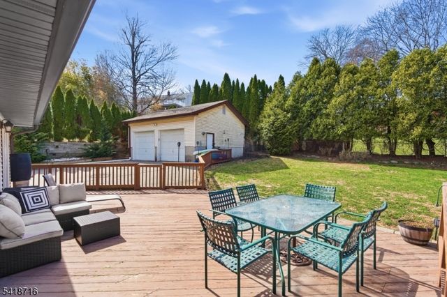 42 W Lake Shore Dr, Rockaway Twp., NJ 07866